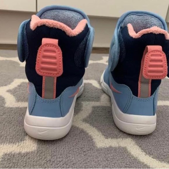 Nike Novice Boots - Picture 9 of 10